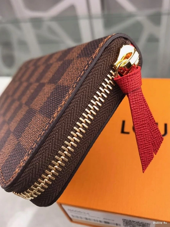 LOUIS VUITTON ZIPPY 0803